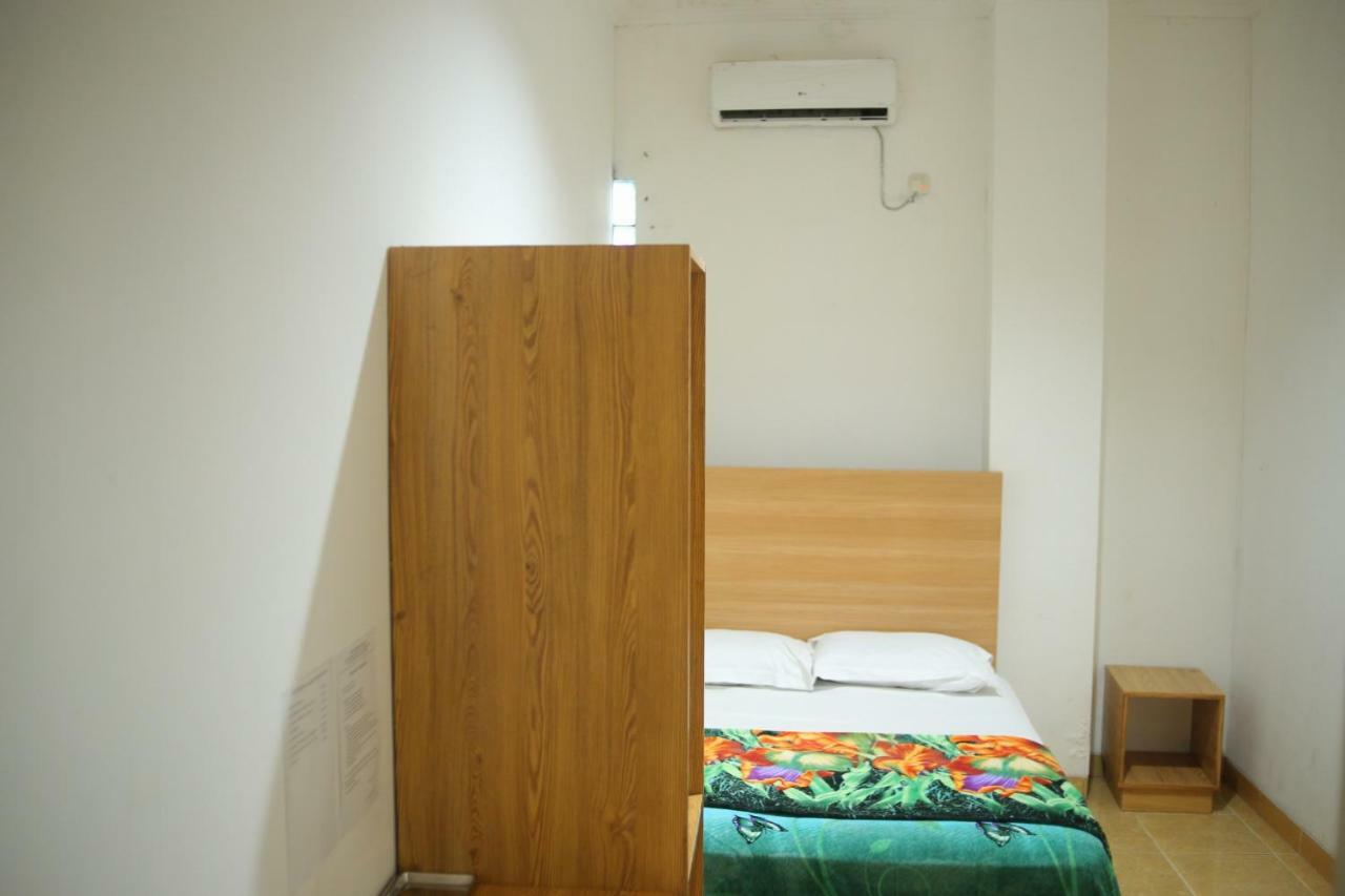 Reddoorz Syariah Near Lahat Station Экстерьер фото
