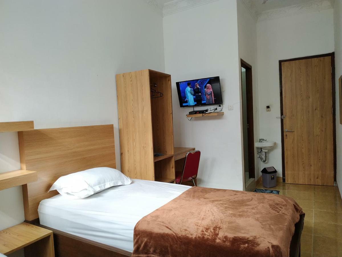 Reddoorz Syariah Near Lahat Station Экстерьер фото