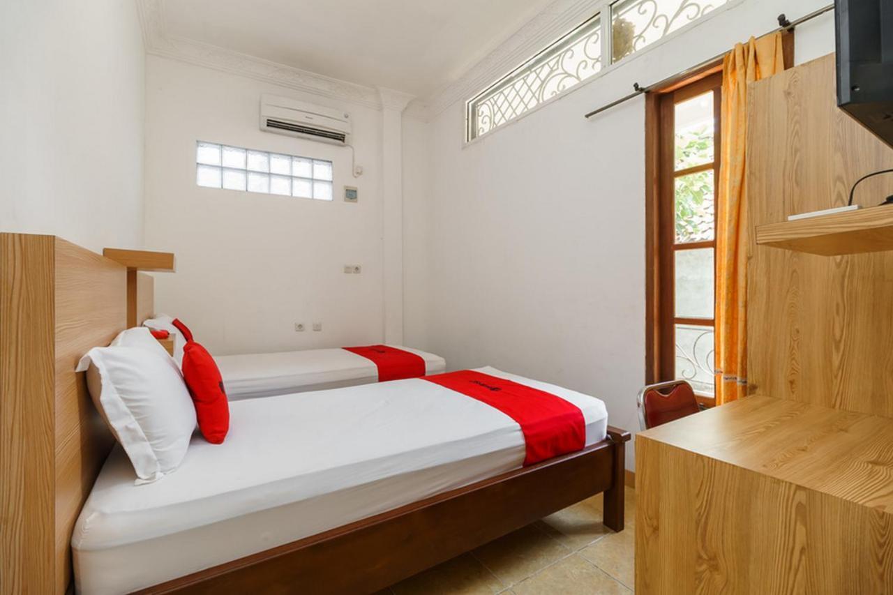 Reddoorz Syariah Near Lahat Station Экстерьер фото